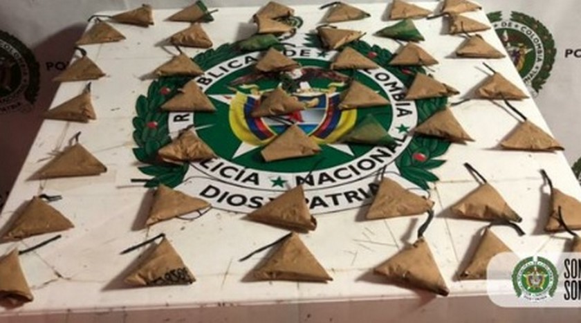¡Y siguen incautando pólvora este 30 de noviembre! Cogieron a un sujeto de 26 años con 43 'tacos' en Medellín 1 tacos
