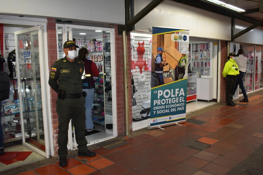 Video: Por vender productos falsos, realizan extinción de dominio a 5 locales de Ali Baba en Medellín 3 tiendas ali baba 2