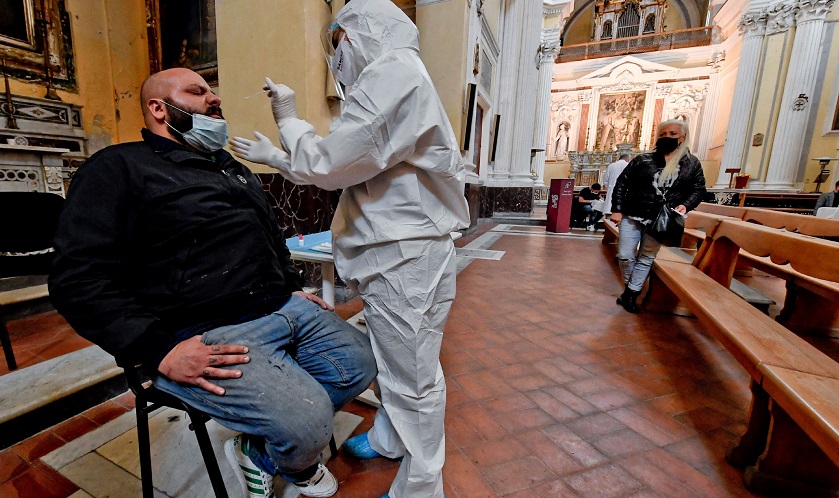 El coronavirus avanza con más lentitud en Europa pero las limitaciones no se aflojan