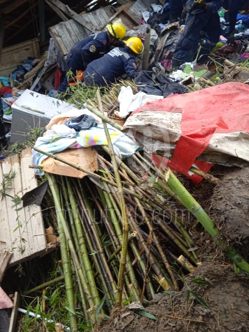 FOTOS: Autoridades adelantan labores de búsqueda de las personas desaparecidas en derrumbe de Itagüí 25 6 3 1