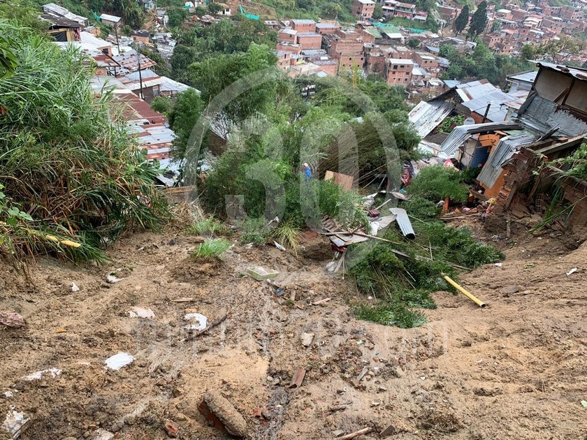 FOTOS: Autoridades adelantan labores de búsqueda de las personas desaparecidas en derrumbe de Itagüí 28 9