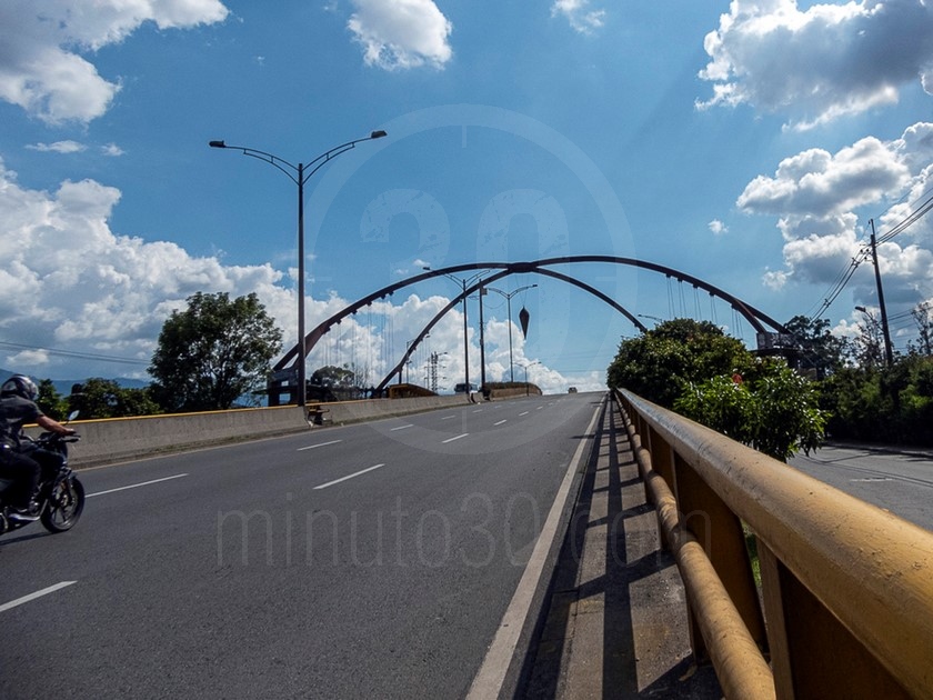 FOTOS: ¡25 atípico! Así se vio Medellín en toque de queda y antes del aguacero de este viernes 7 DSCN9912