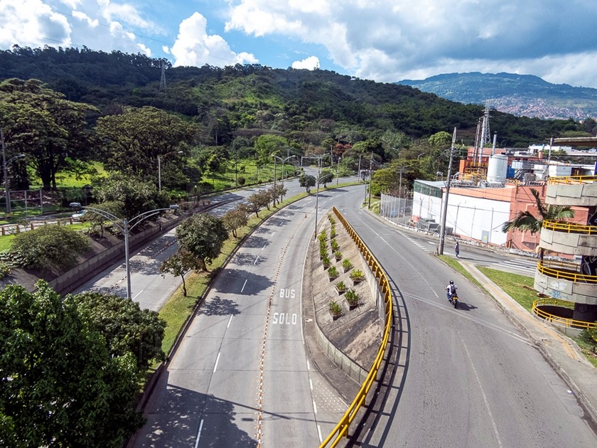 FOTOS: ¡25 atípico! Así se vio Medellín en toque de queda y antes del aguacero de este viernes 10 DSCN9921