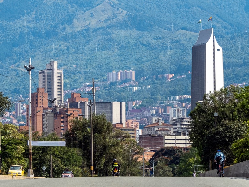 FOTOS: ¡25 atípico! Así se vio Medellín en toque de queda y antes del aguacero de este viernes 11 DSCN9924