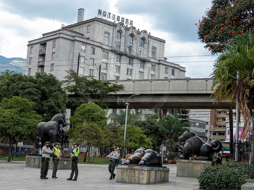 FOTOS: ¡25 atípico! Así se vio Medellín en toque de queda y antes del aguacero de este viernes 25 DSCN9950