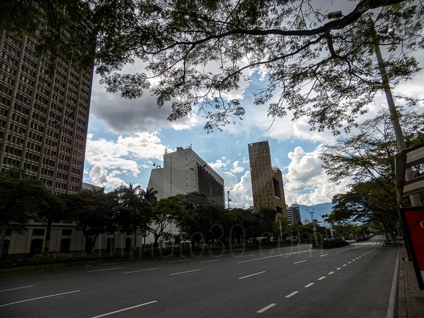FOTOS: ¡25 atípico! Así se vio Medellín en toque de queda y antes del aguacero de este viernes 42 DSCN9977