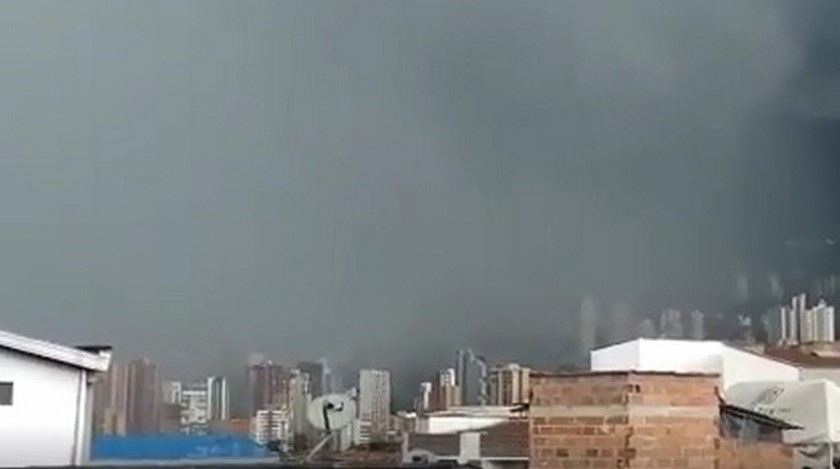 Video: Cielo oscuro reportado esta tarde desde Itagüí