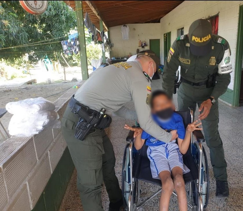 ¡Bien hecho! Policía de Antioquia gestiona silla de ruedas para un niño con parálisis cerebral 4 POLICIA 25