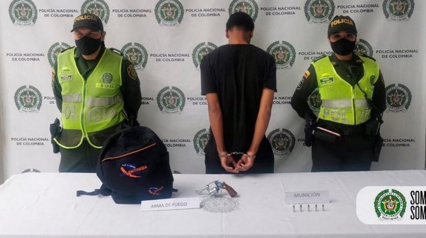 Iba armado y 'con ganas de lo ajeno', lo pillaron robándole los objetos personales a una mujer en Bello 1 armado bello robo mujer
