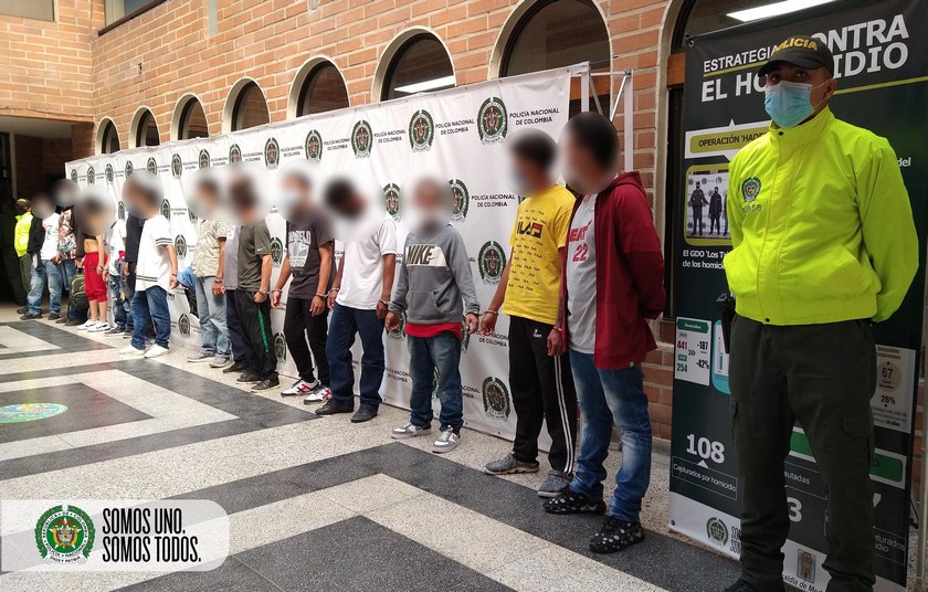 VIDEO: Cogieron a 14 de 'Los Calvos', estarían vendiendo droga en Aranjuez, Campo Valdés y El Calvario 2 capturados los calvos2