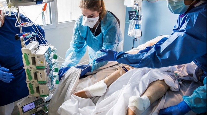 Tras varios meses luchando contra la covid, mujer sufre duras secuelas: “mis dedos se van a autoamputar”