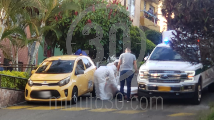 EN FOTOS Y VIDEO: En Villa Hermosa encontraron a un hombre muerto en la parte de atrás de un taxi 6 homicidio de un hombre en un taxi villahermosa 11 12 2020 5