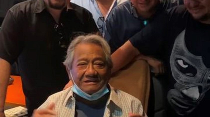 Foto de Armando Manzanero con músicos y sin tapabocas causa polémica en redes sociales