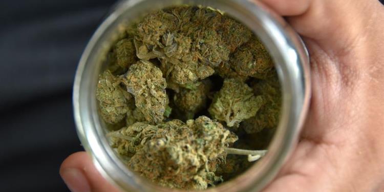 San Francisco prohíbe fumar tabaco en casa, pero permite la marihuana