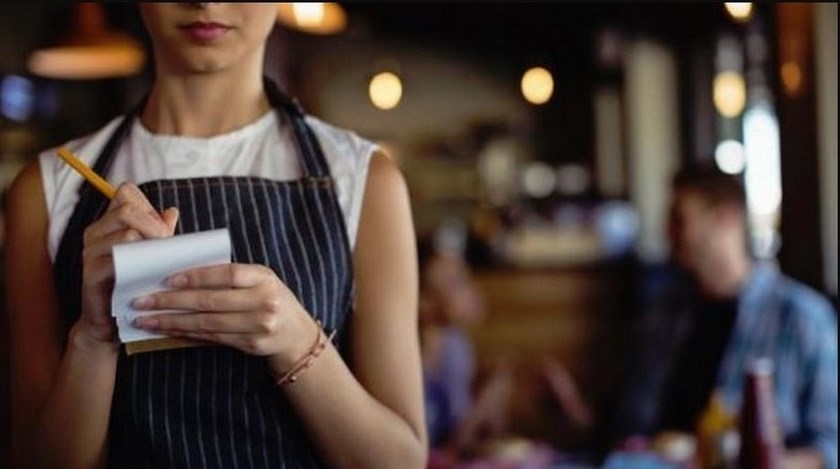 Restaurante dio el motivo por el que no le dará los $7 millones que le dejaron de propina a una mesera