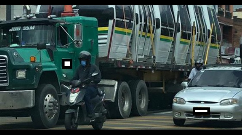 Desfilaron por las calles de Medellín las nuevas cabinas del Metrocable de Picacho