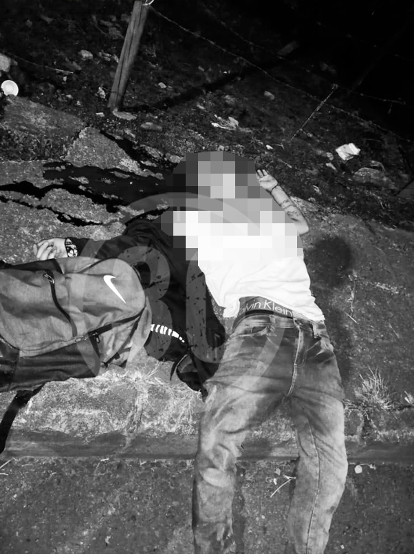 ¡Nadie vio nada! La Policía fue por una situación con un carro y encontraron un muerto 2 muerto en itagui interna