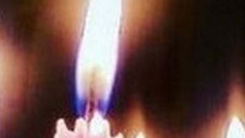 ¡Qué peligro! Una mujer de 75 años resultó lesionada por incendio en Laureles, habrían dejado una veladora prendida