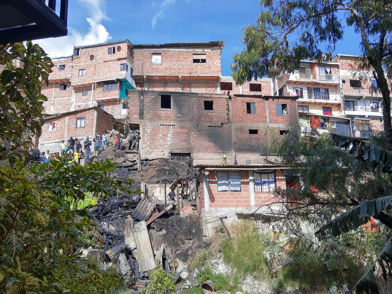 Fotos: Cuatro viviendas afectadas por incendio en el barrio Robledo Aures 3 IMG 20200201 WA0034