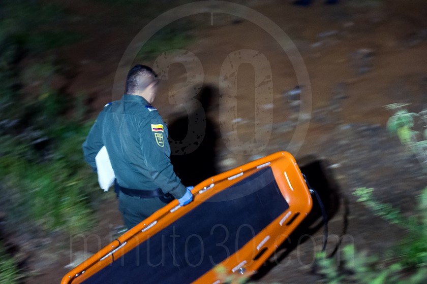 FOTOS: Al parecer con signos de asfixia fue hallada muerta una joven en zona boscosa del barrio París 2 homicidio zona boscosa barrio paris4791