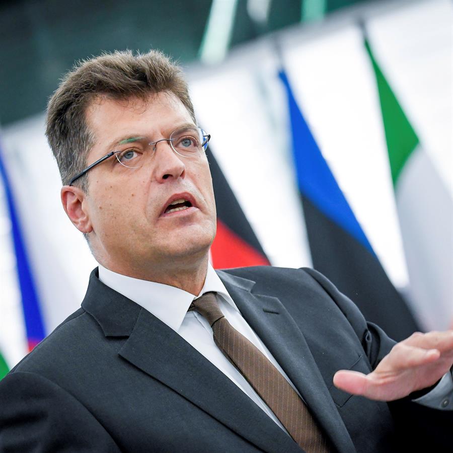 El comisario europeo Lenarcic: Es comparable a las plagas de la Edad Media 1 632b47ed69a8812370f1f9fe0e22080cae0e6a23w