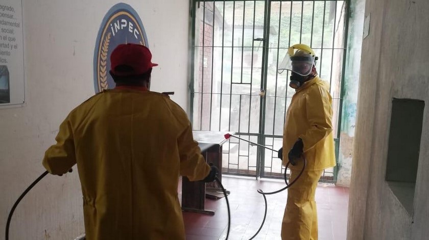 Confirman una segunda muerte por coronavirus y otro contagiado en la cárcel de Villavicencio 1 11 04 20 inpec desinfeccion