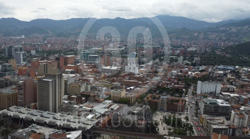 ¡Atentos! Gobierno autorizó cuarentena en Medellín y el Valle de Aburrá este puente festivo por masivos casos de Covid-19 1 cuarentena