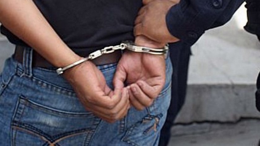 FOTO: Lo cogieron en Manrique, con orden de captura por homicidio agravado 1 orden de captura rambo