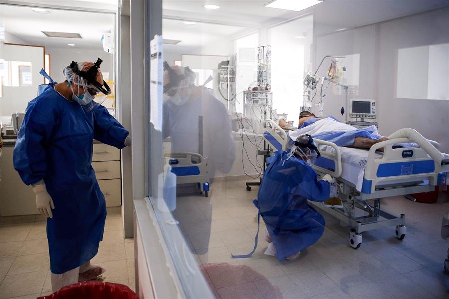 Argentina roza los 2.000 casos diarios de COVID-19 y llega a 948 muertos 1 7bc5f221f5a11860b52d1f8d1b37597e316361bcw