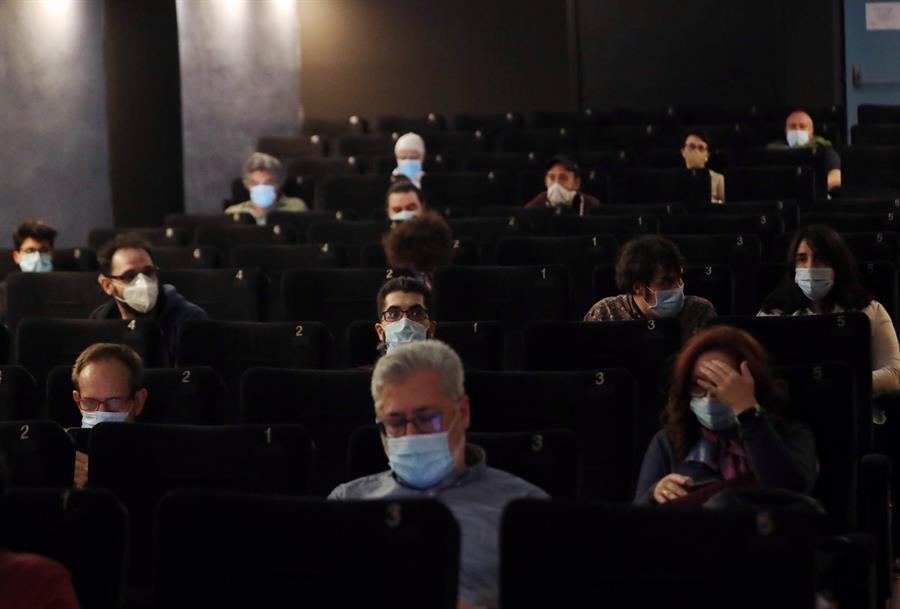 AMC, la mayor cadena de cines de EE.UU., rectifica y exigirá mascarillas 1 c4c942955a4cb633255df9e3099f962ab7869109w