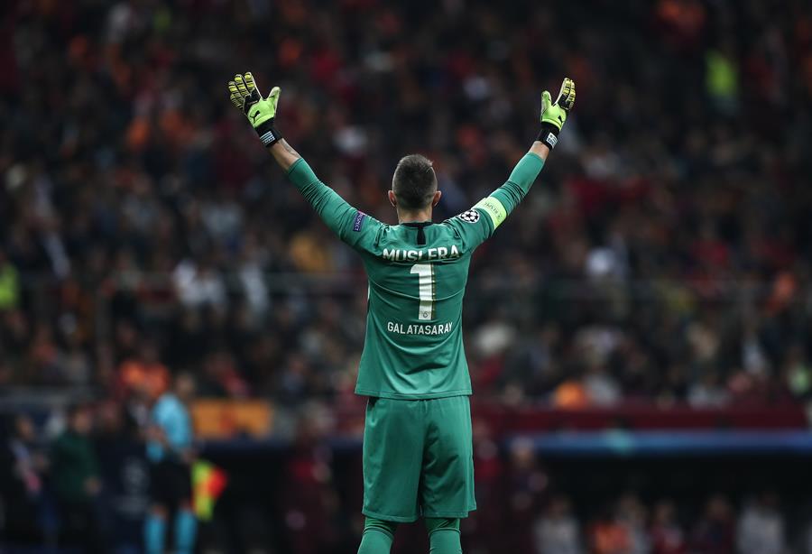 El Galatasaray baraja "vender a cualquier jugador, salvo Muslera" 1 543df5b7cd172ddc94bf5dcabe90278d5ad2cceaw 1