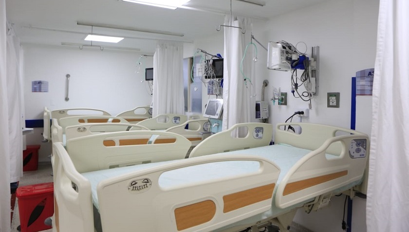 ¡Atención! Antioquia levantó el nivel de alerta roja hospitalaria y pasó a naranja con un 71% de ocupación de camas UCI 1 Camas Uci