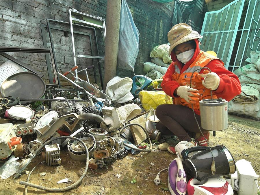 La necesidad se impone al miedo entre quienes reciclan las basuras en Bolivia 1 96ea40c8c3049f57b5f048fe8522187cf104391ew