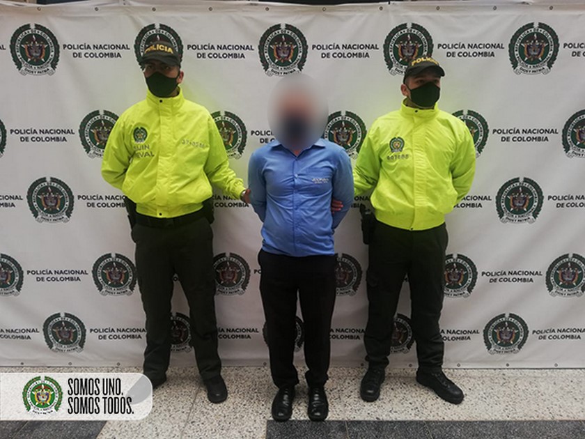 FOTOS: En diferentes barrios de Medellín 'agarraron' a 8 hombres por violencia intrafamiliar 21 captura violencia intrafamiliar1