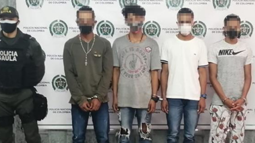 Cayeron 4 presuntos integrantes de “La Terraza”, cuando le cobraban una extorsión a un comerciante del centro de Medellín 1