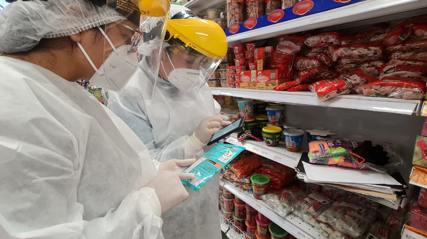¡Pilas! Solo en Bogotá ya han decomisado más de 500 kilos de dulces y alimentos en mal estado previo a Halloween 1 Dulces decomisados revisiones vencidos noticias