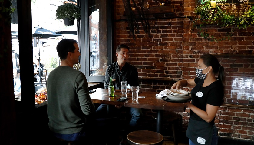 Nueva York prohíbe el consumo en el interior de bares y restaurantes para frenar los casos de covid 1 restaurantes comida