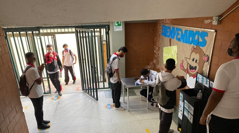 Medellín finalizó el año con más de 23.000 jóvenes graduados de bachillerato 1 Foto1