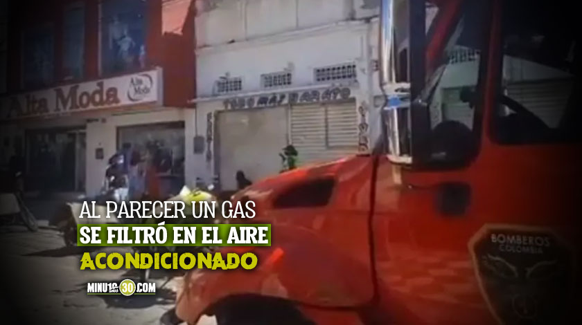 Más de 20 personas al parecer se desmayaron por intoxicación dentro de almacén en La Dorada, Caldas 1 Mas de 20 personas al parecer se desmayaron por intoxicacion dentro de almacen en La Dorada caldas