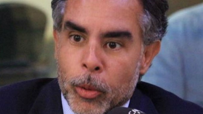 “Más de 6 mil contagiados, y la alcaldesa abandona la ciudad”: las críticas de Armando Benedetti a Claudia López 1 Armando Benedetti1