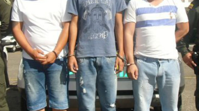 ¡Duro con los jíbaros! Policía capturó a tres hombres con varias dosis de droga en Rionegro