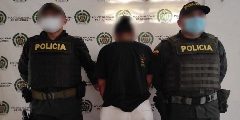 Iba ‘cargadita’ en El Totumo, capturan a una mujer que llevaba 500 gramos de marihuana