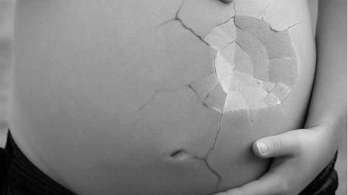 En el Salvador, niñas son obligadas a tener hijos pese a ser violadas o esté en riesgo su salud