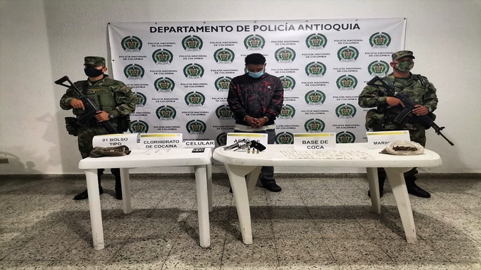 ¡Iba cargadito!, Capturado hombre que llevaba un arma, bazuco, cocaína y marihuana en Abejorral