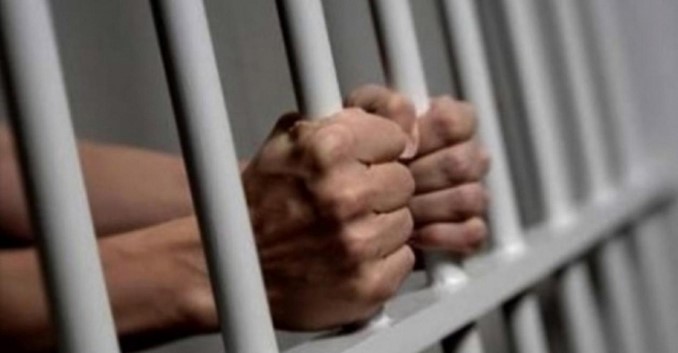 Tres adolescentes y un adulto habrían asesinado a un joven en Medellín, uno de ellos fue entregado por su propia madre