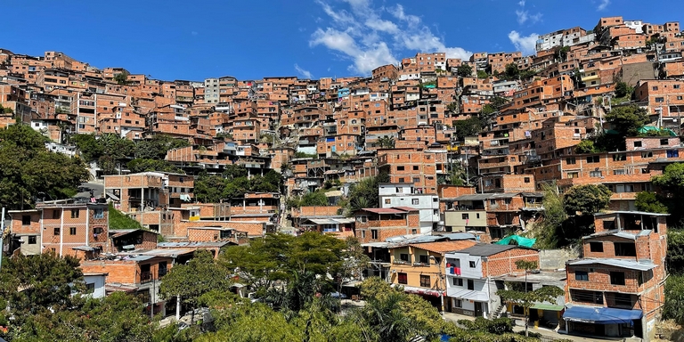 ¡Buena esa!: Tasa de homicidios en la Comuna 13 de Medellín se redujo un 50% 1 comuna 13 Medellin
