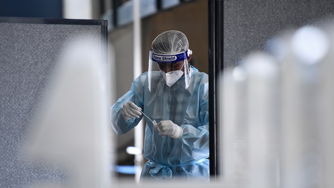 Así explican los alcaldes de Bogotá y Medellín por qué hicieron mención de la nueva cepa del virus