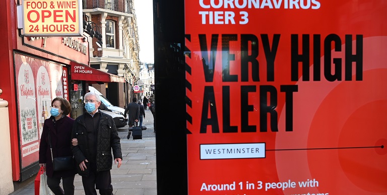 Boris Johnson dice que variante británica del coronavirus parece ser más mortífera