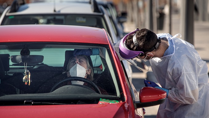 Variante sudafricana COVID se expande un 50 % más rápido pero no es más grave