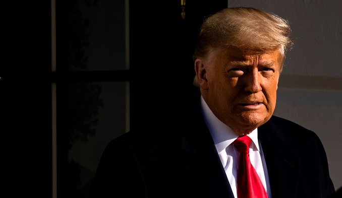 Trump rechaza la violencia pero defiende arengas a seguidores